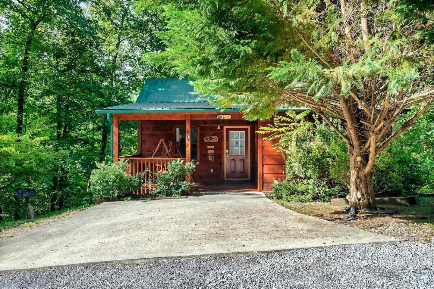 Smoky Mountain Cabin Hot Tub & Forest Views view 3