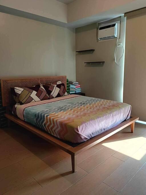 U24PQ T B, ManhattanHeights 1BR view 5