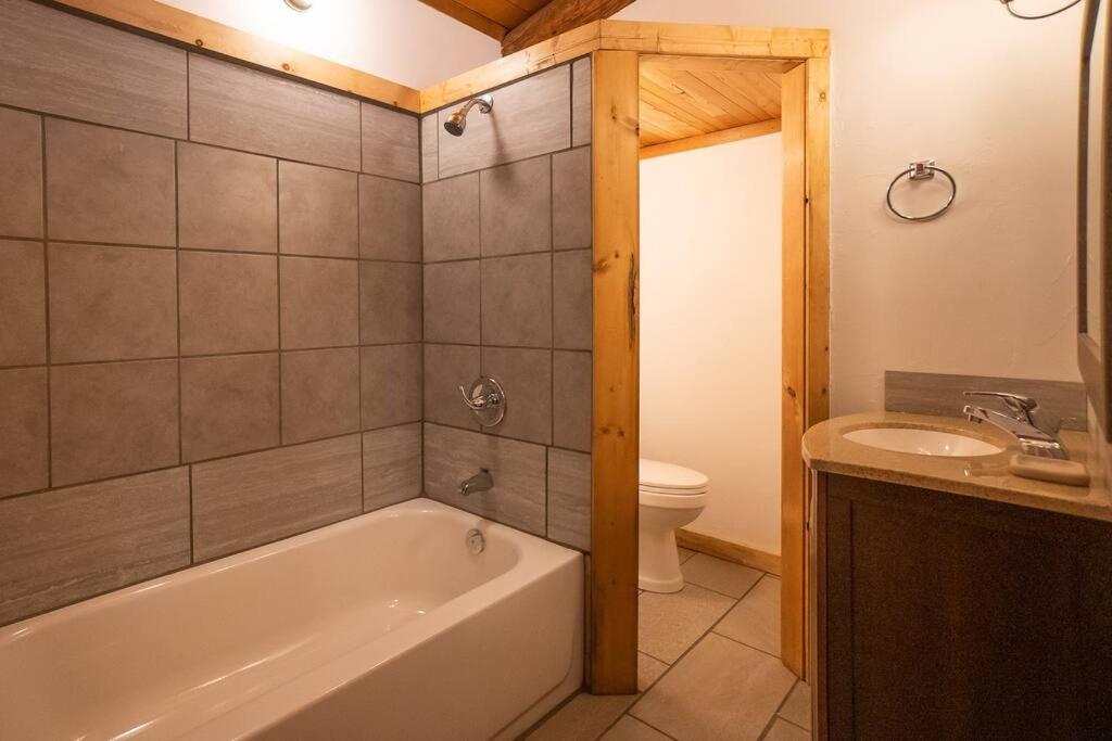 New Denver Lodge