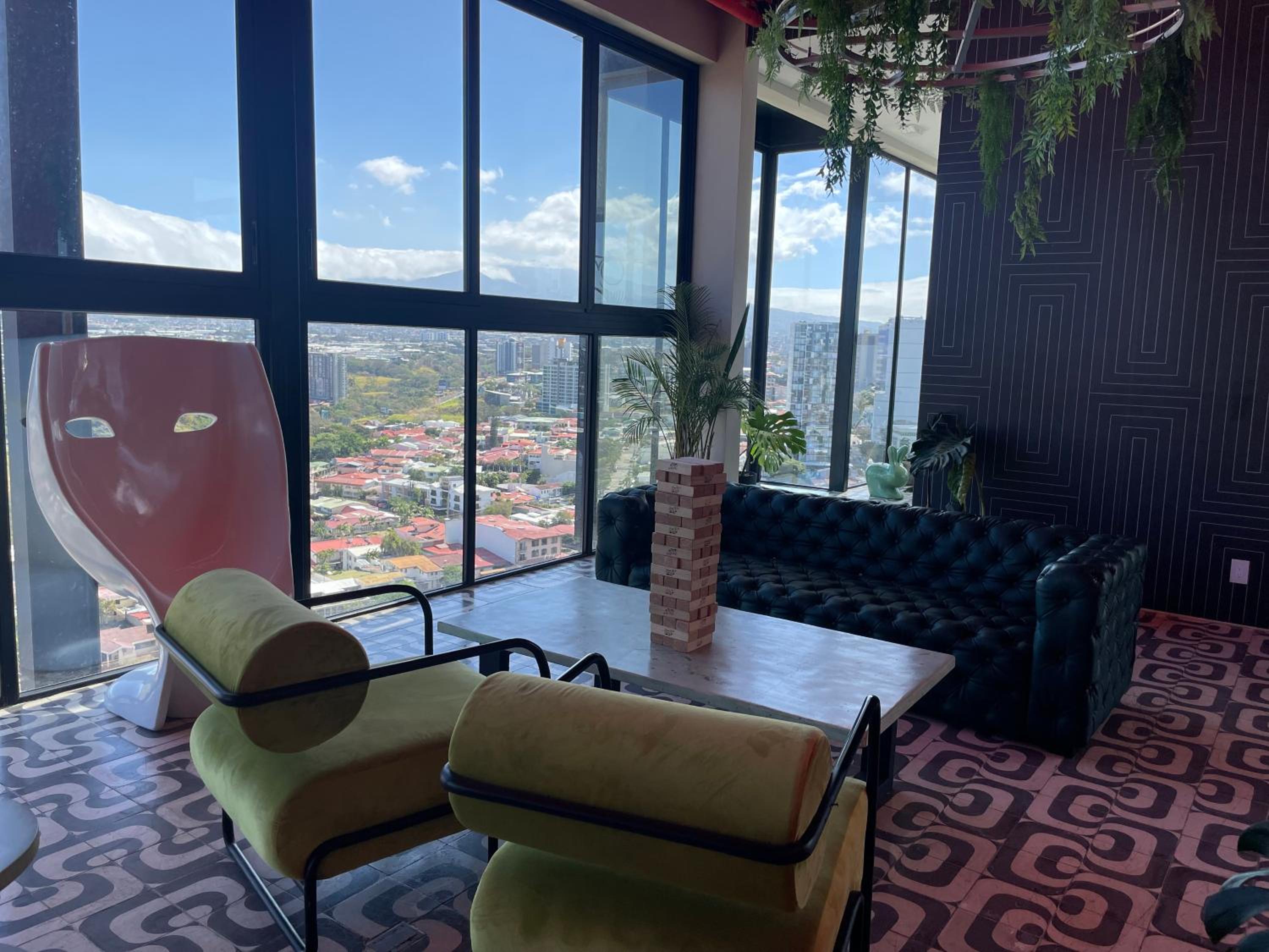 SkyGarden Nunciatura Luxury Apartment #705