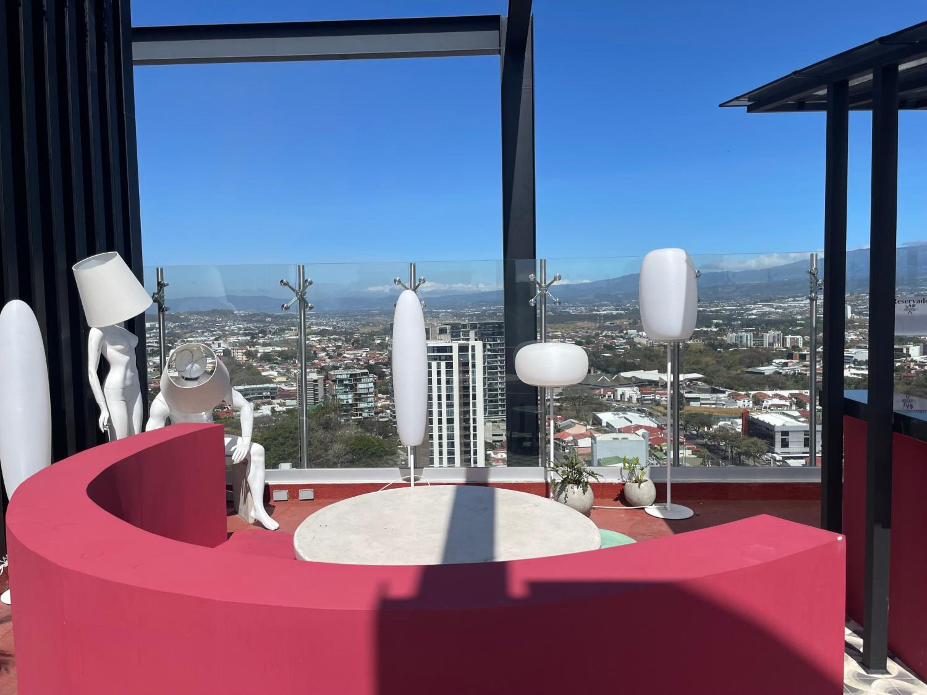 SkyGarden Nunciatura Luxury Apartment #705