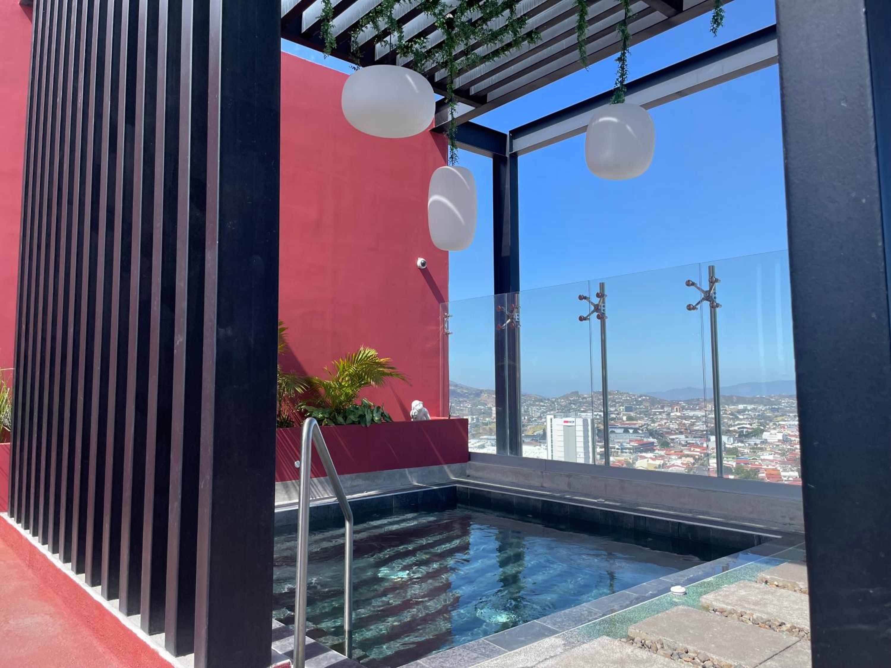 SkyGarden Nunciatura Luxury Apartment #705