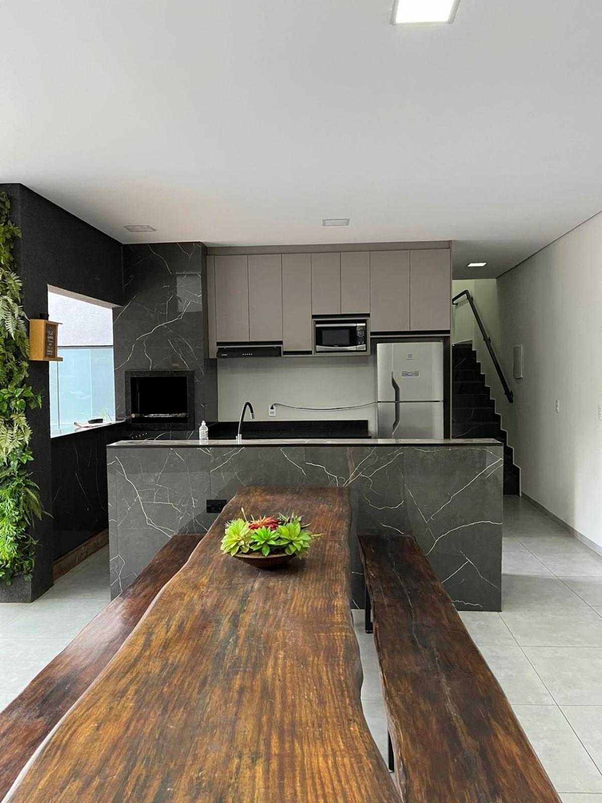 Casa de Temporada com Salão para Festas e Area de Lazer Completa