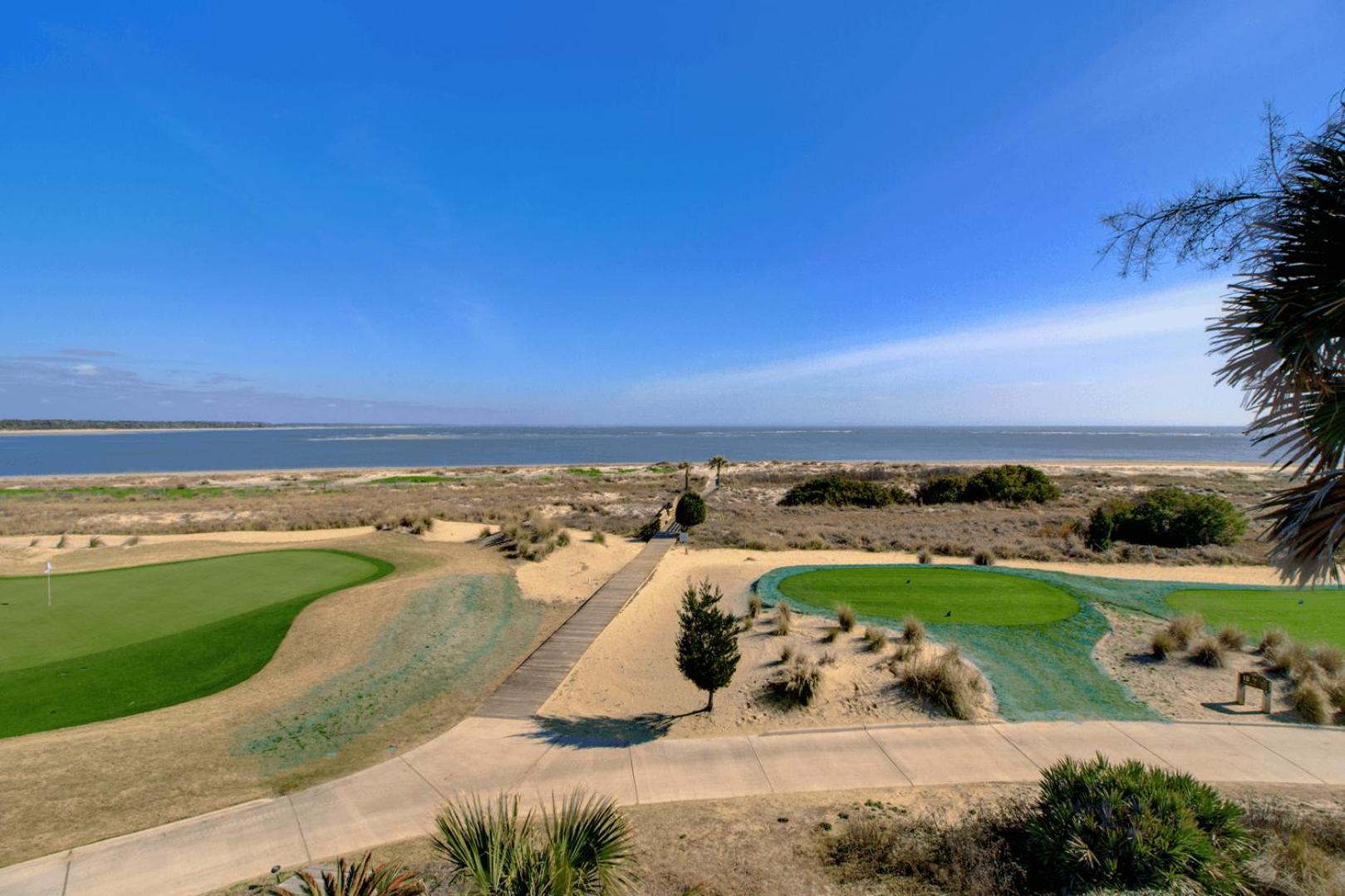 512 Seascape by AvantStay Oceanfront Condo on the Beach Community Pool Access