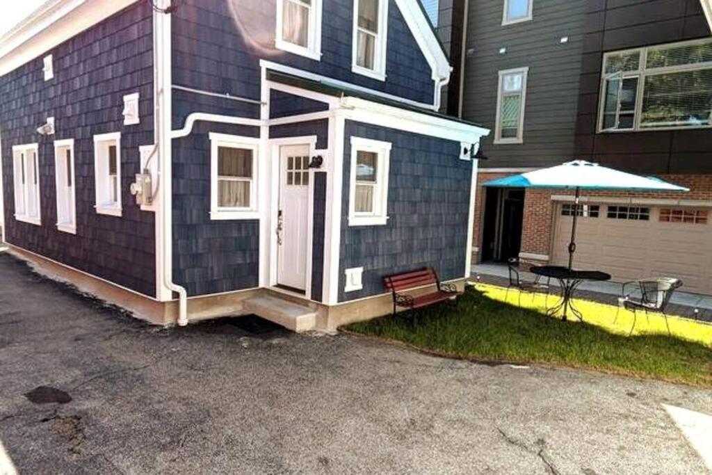 Walkable Elmwood Cottage, No Chores 2Bath 2BR 2Car view 4