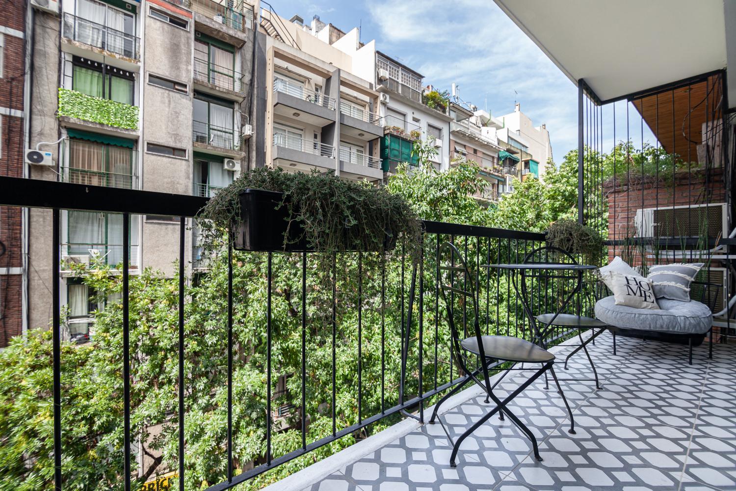 Prime Apartment in Palermo best location w/balcony. Work-Stay Speed Internet Washer/Dryer Unit