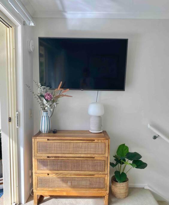 Casa Tropicana in Aqua Luna Resort - 1 BedRoom Ocean Views Surfs up!