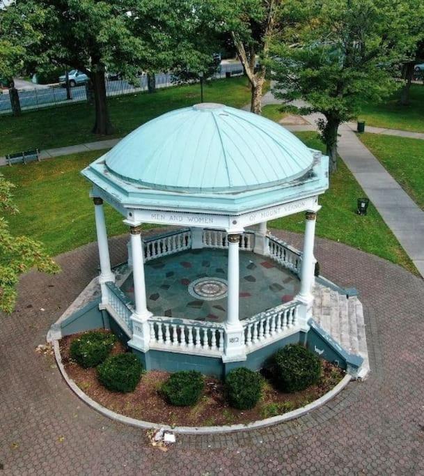 Mount Vernon Vacations - The Subterranean Haven - Property Image 9