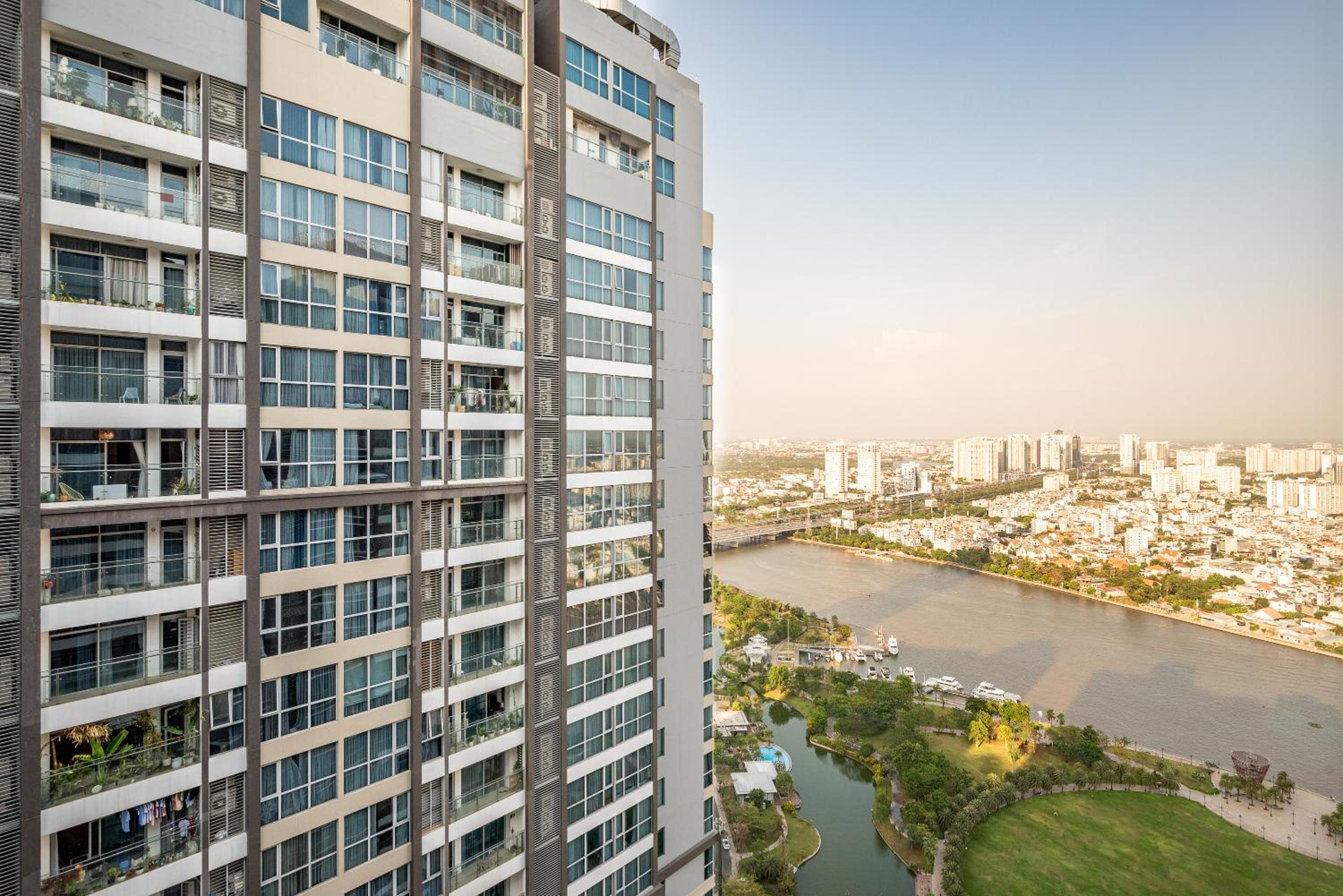Park 4 Vinhomes Central Park 2BR- A scenic and luxurious retreat