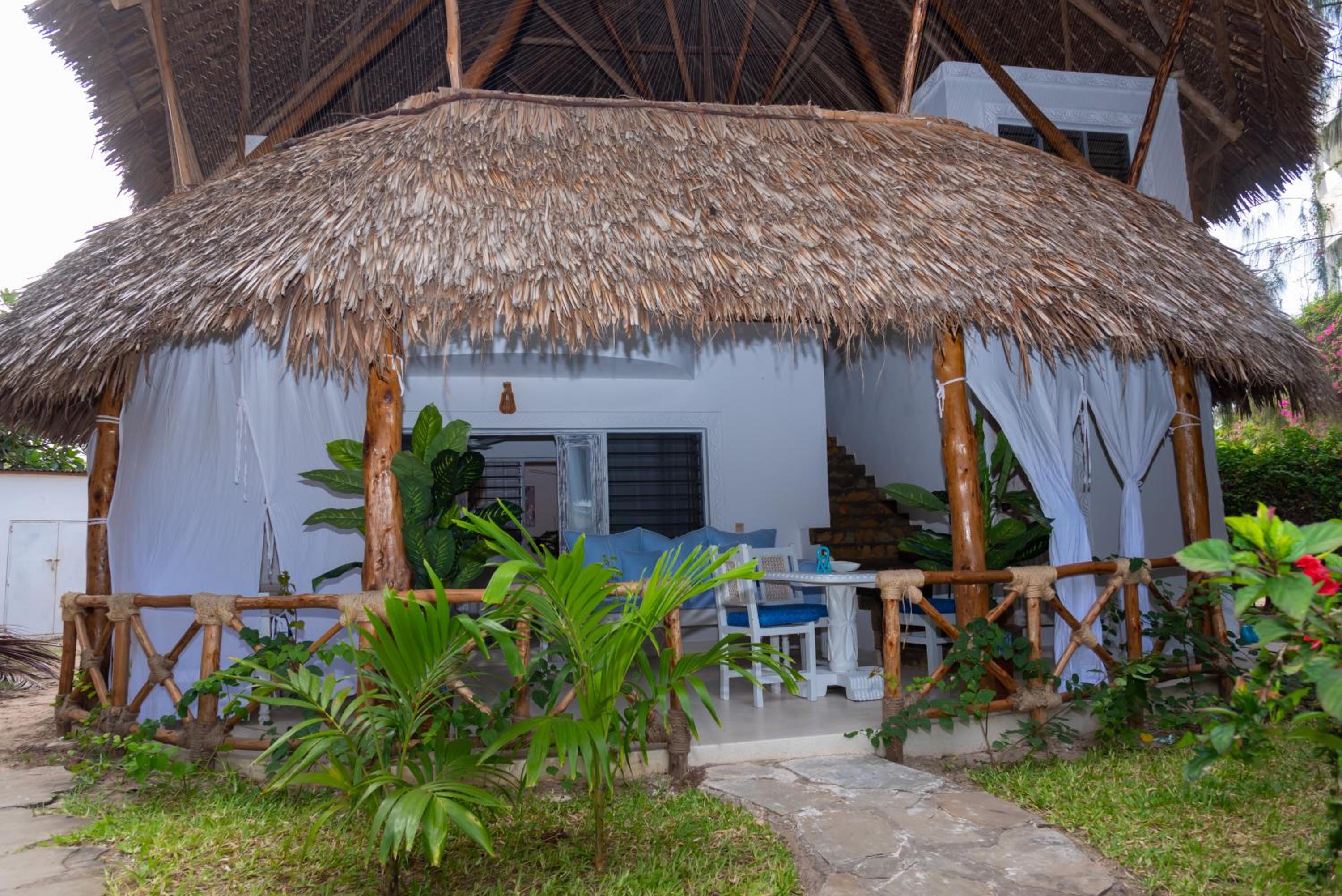 Malindi Palm Villa- Harbour Key Cottages, Villa 16, Silver Sands Road view 5