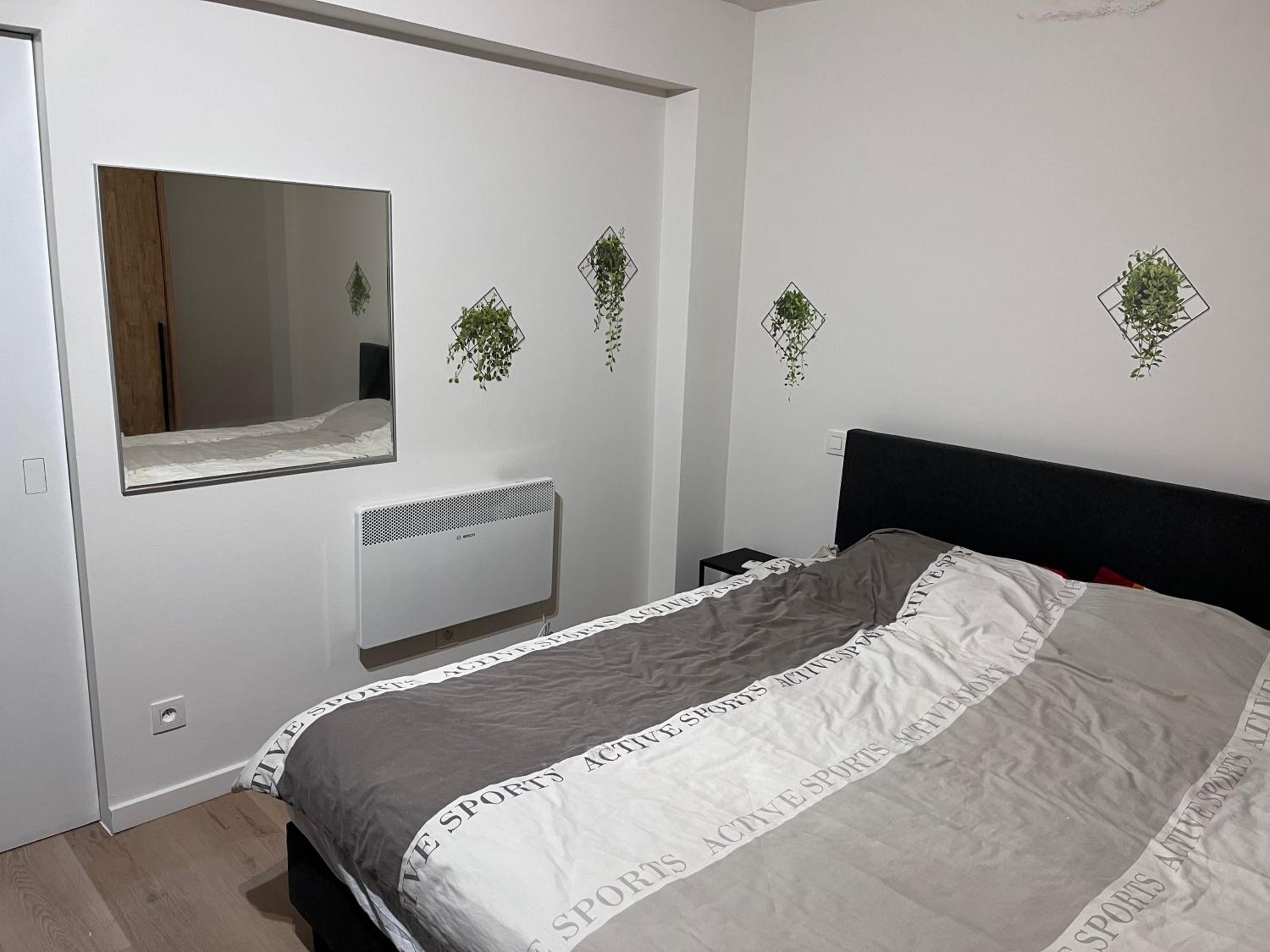 New bright 180m2 appartement,100m from the beach