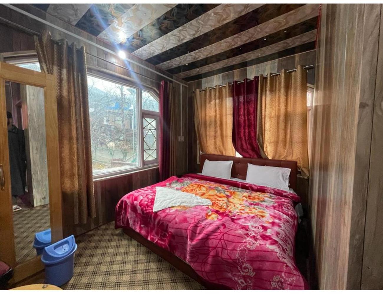 Blue Diamond Guest House,Pahalgam view 3