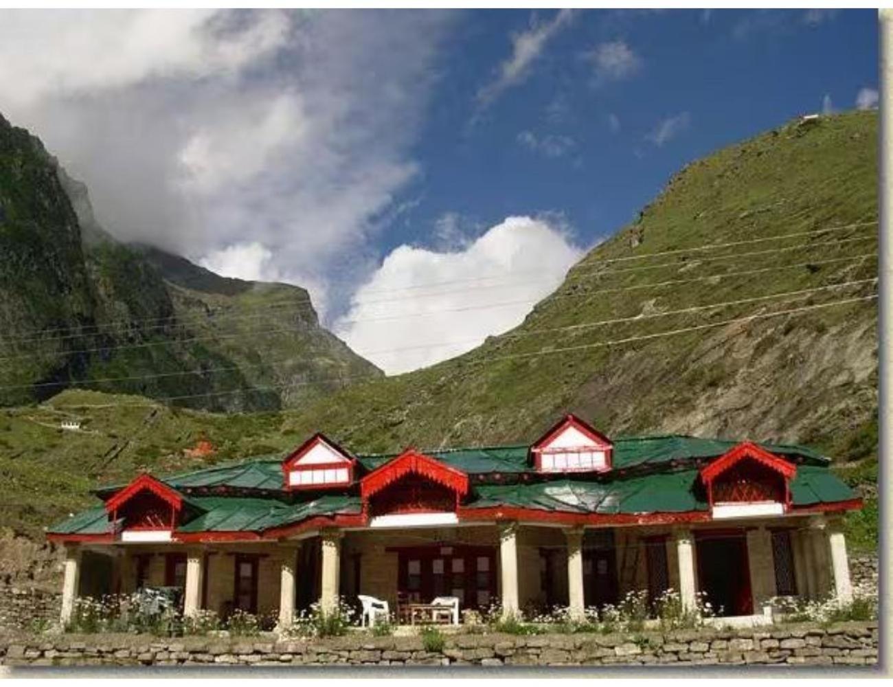 Jagirdar Guest House, Badrinath view 5