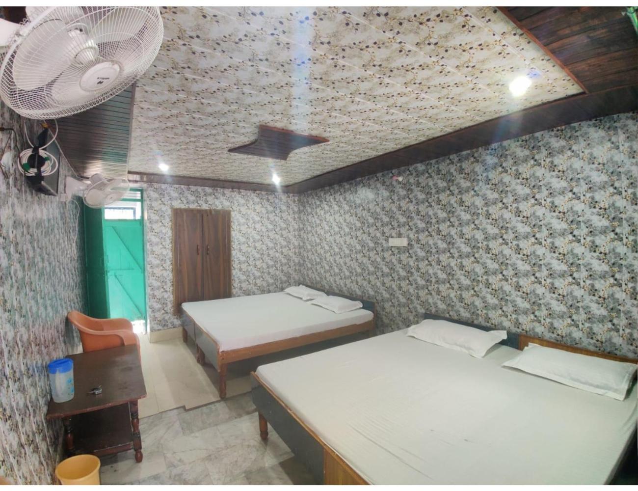 Hotel Robin, Phata