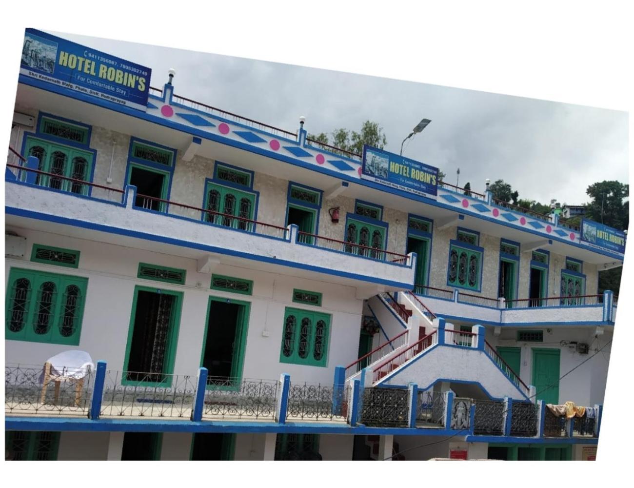 Hotel Robin, Phata