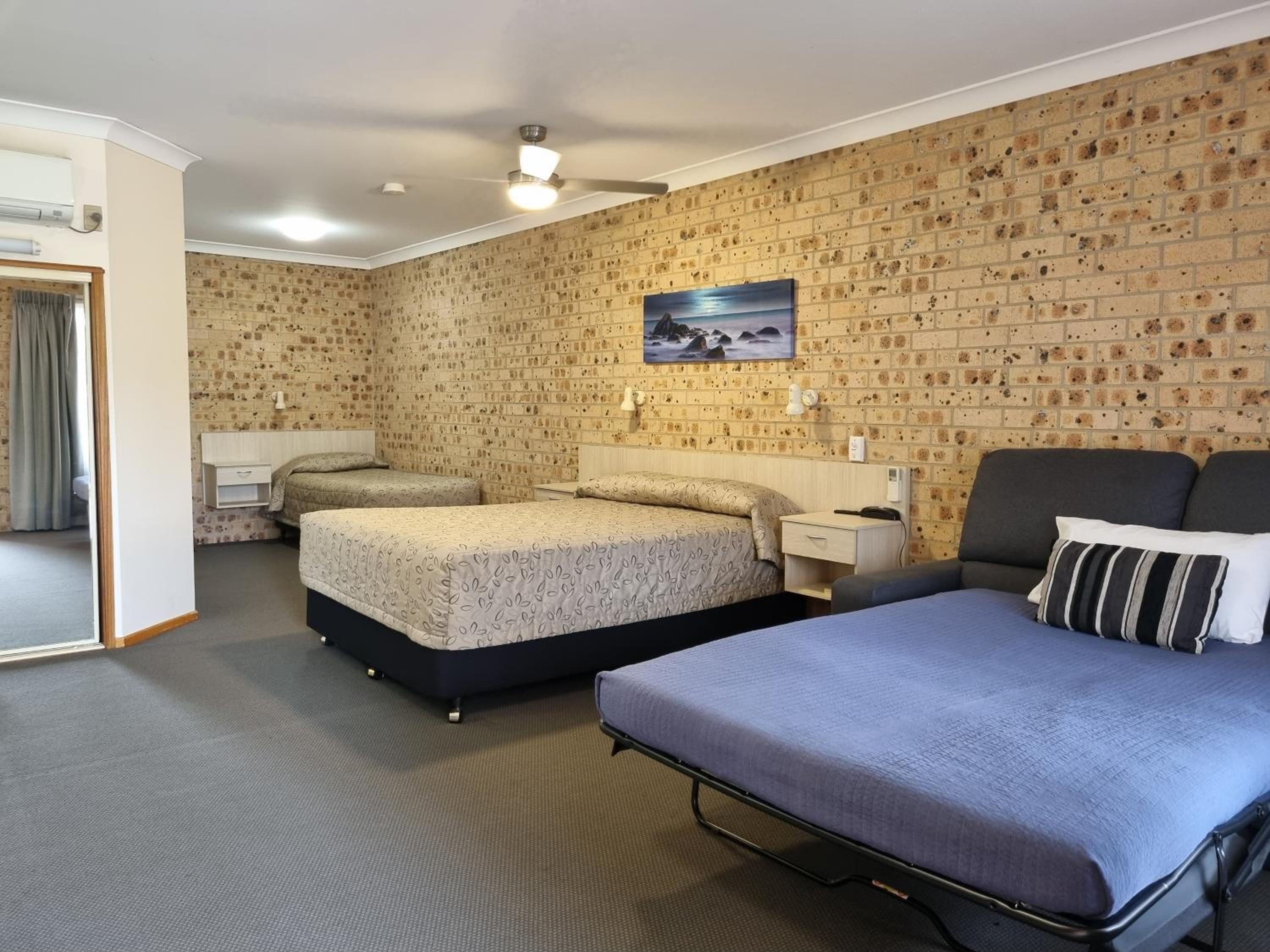 Cardiff Motor Inn