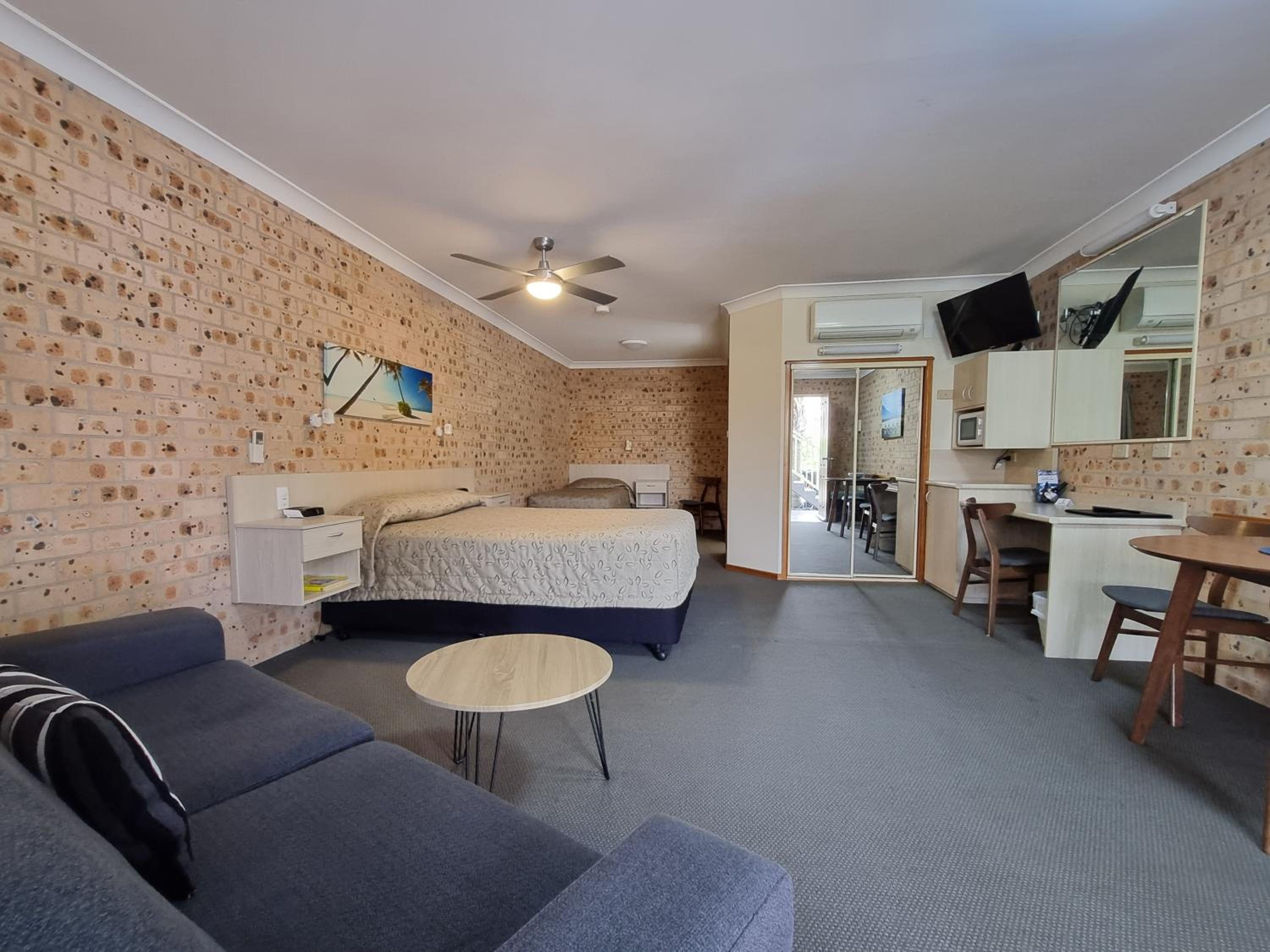 Cardiff Motor Inn