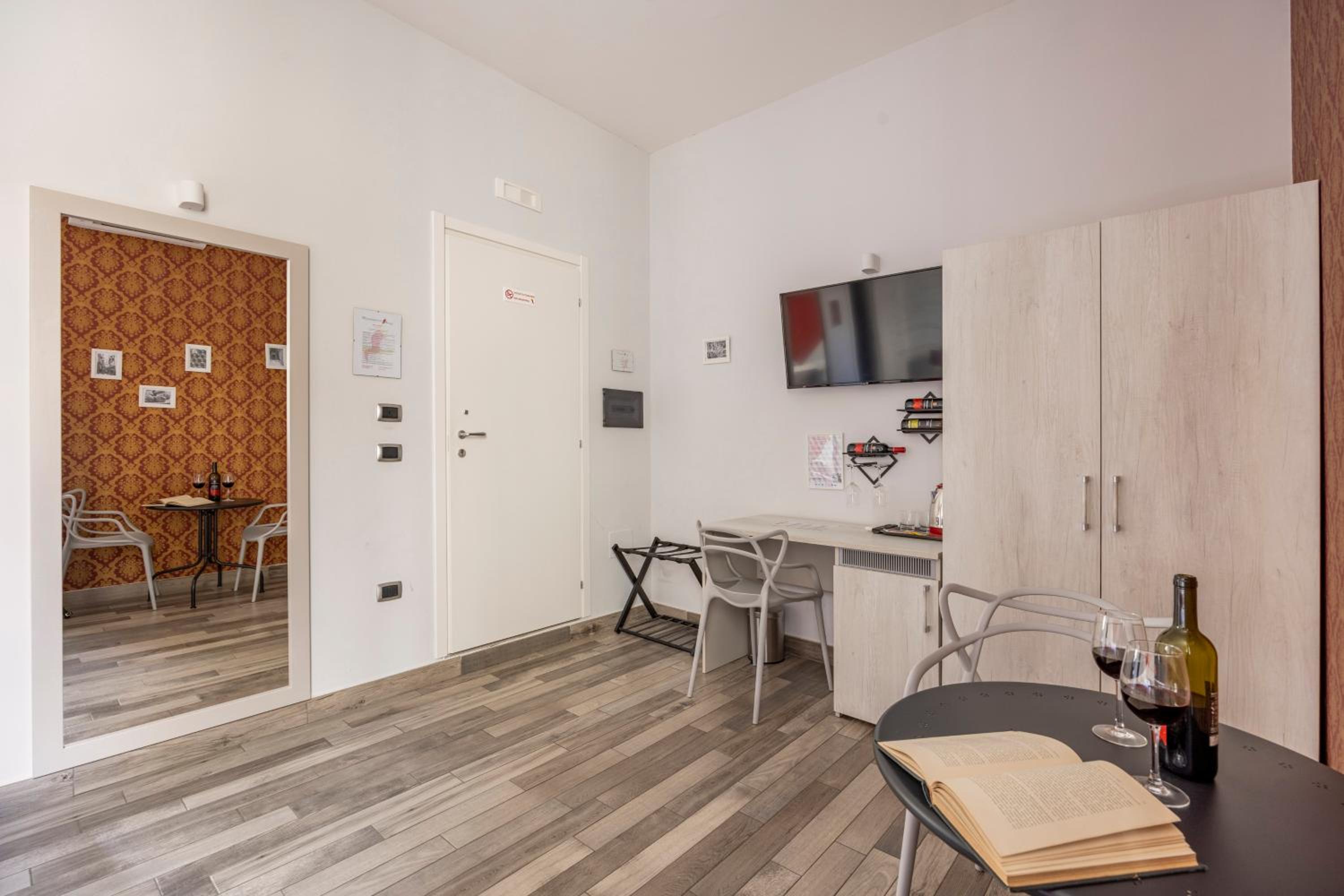 Scaramantico Rooms