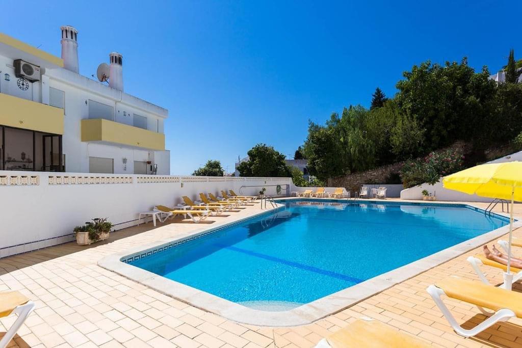 Apartment in center with pool (Colina Branca) view 3