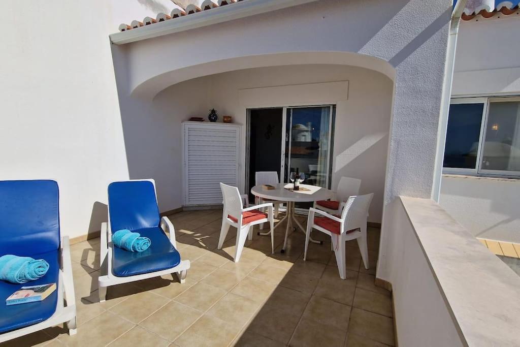 Apartment in center with pool (Colina Branca) view 5