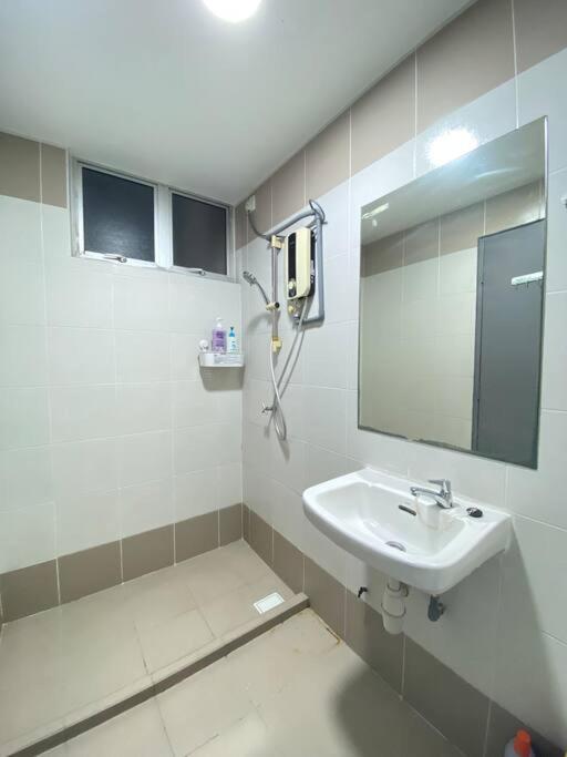5mins to Sunway #Subang SS15 Stylish Studio #3pax photo 7