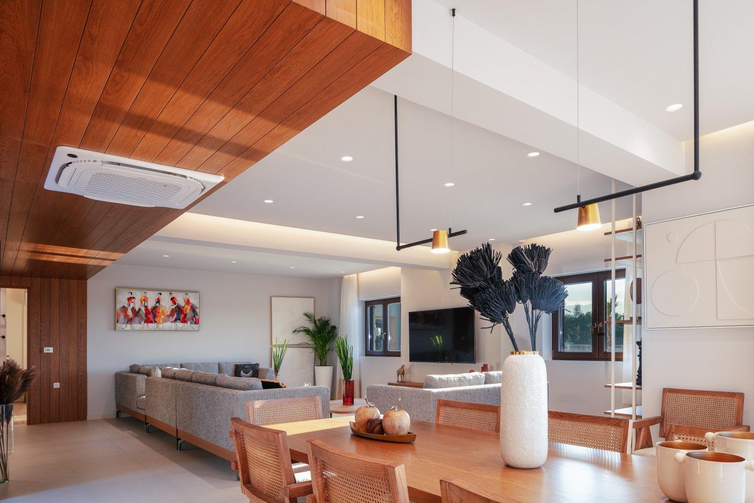 Vellis Residence