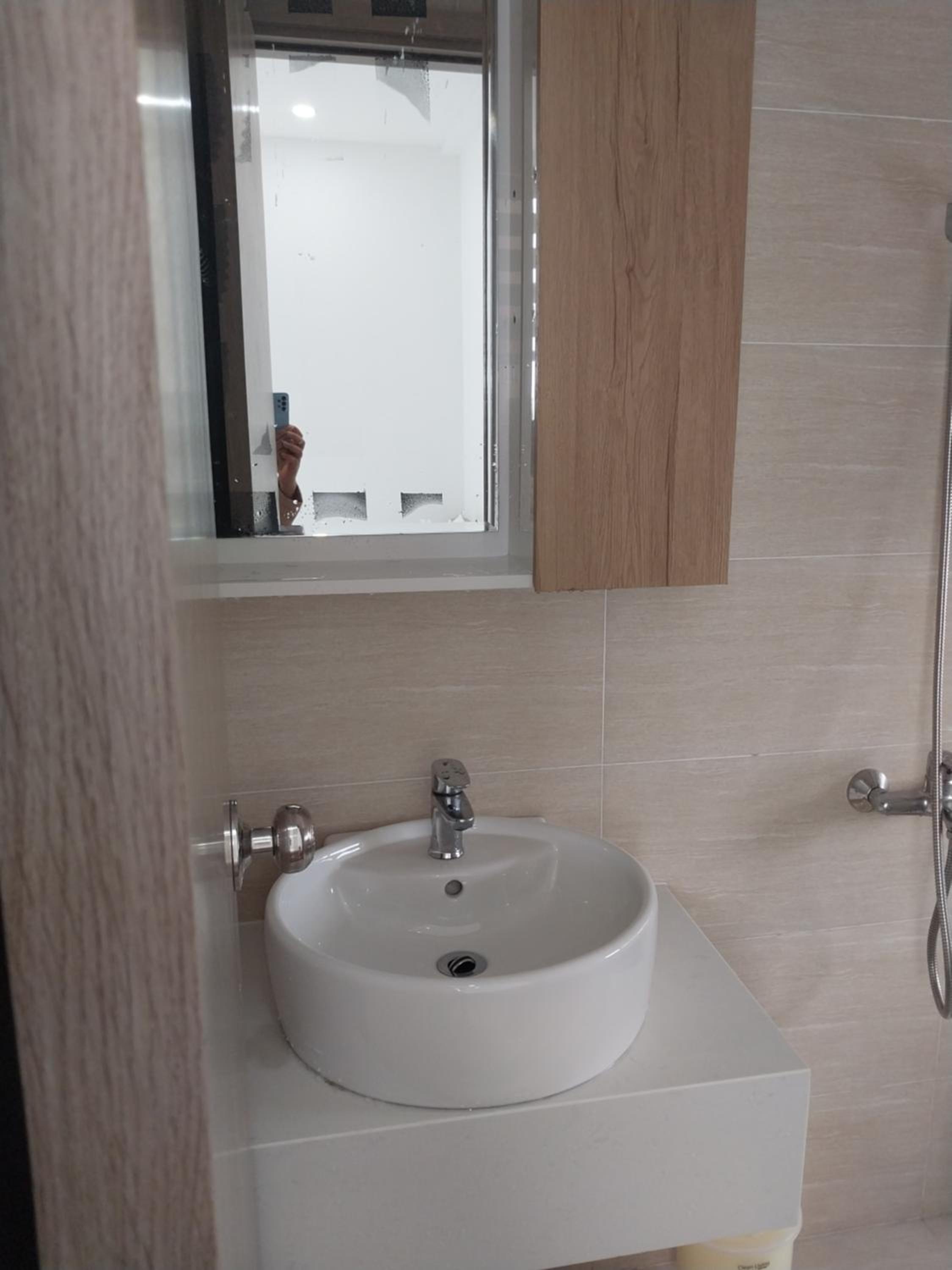 Tom appartment gym and pool free, Hue view 4