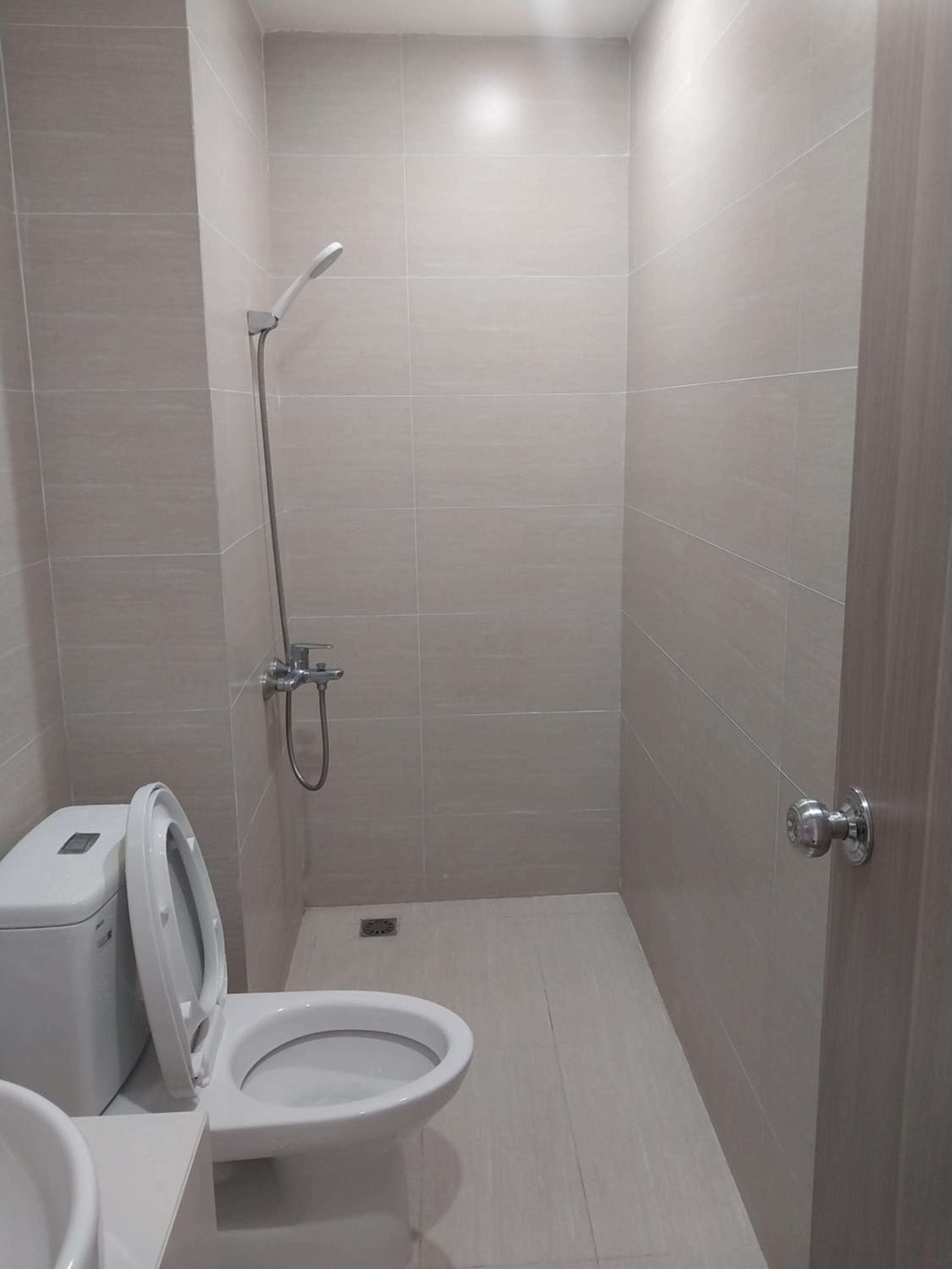 Tom appartment gym and pool free, Hue view 3