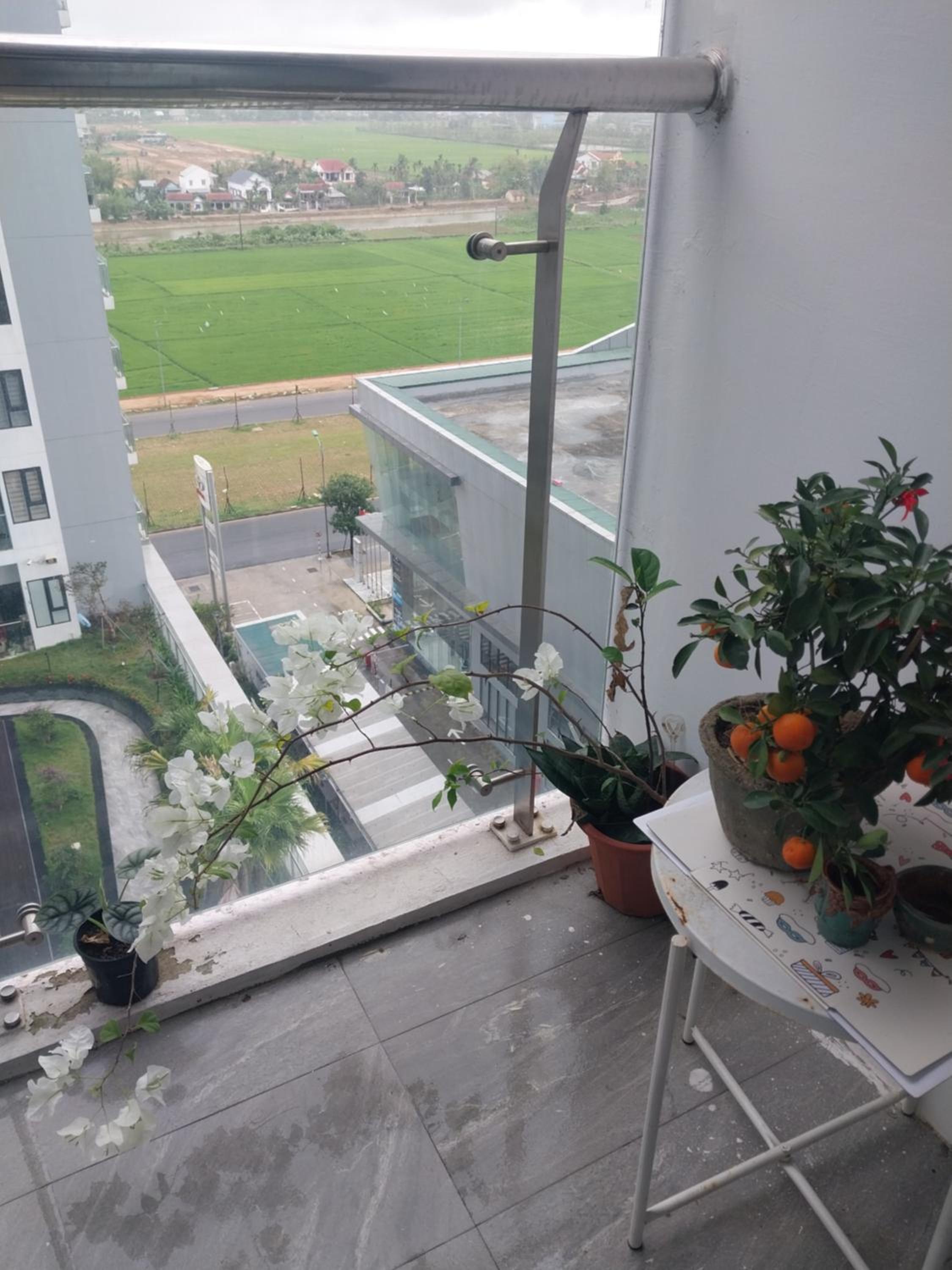 Tom appartment gym and pool free, Hue view 2