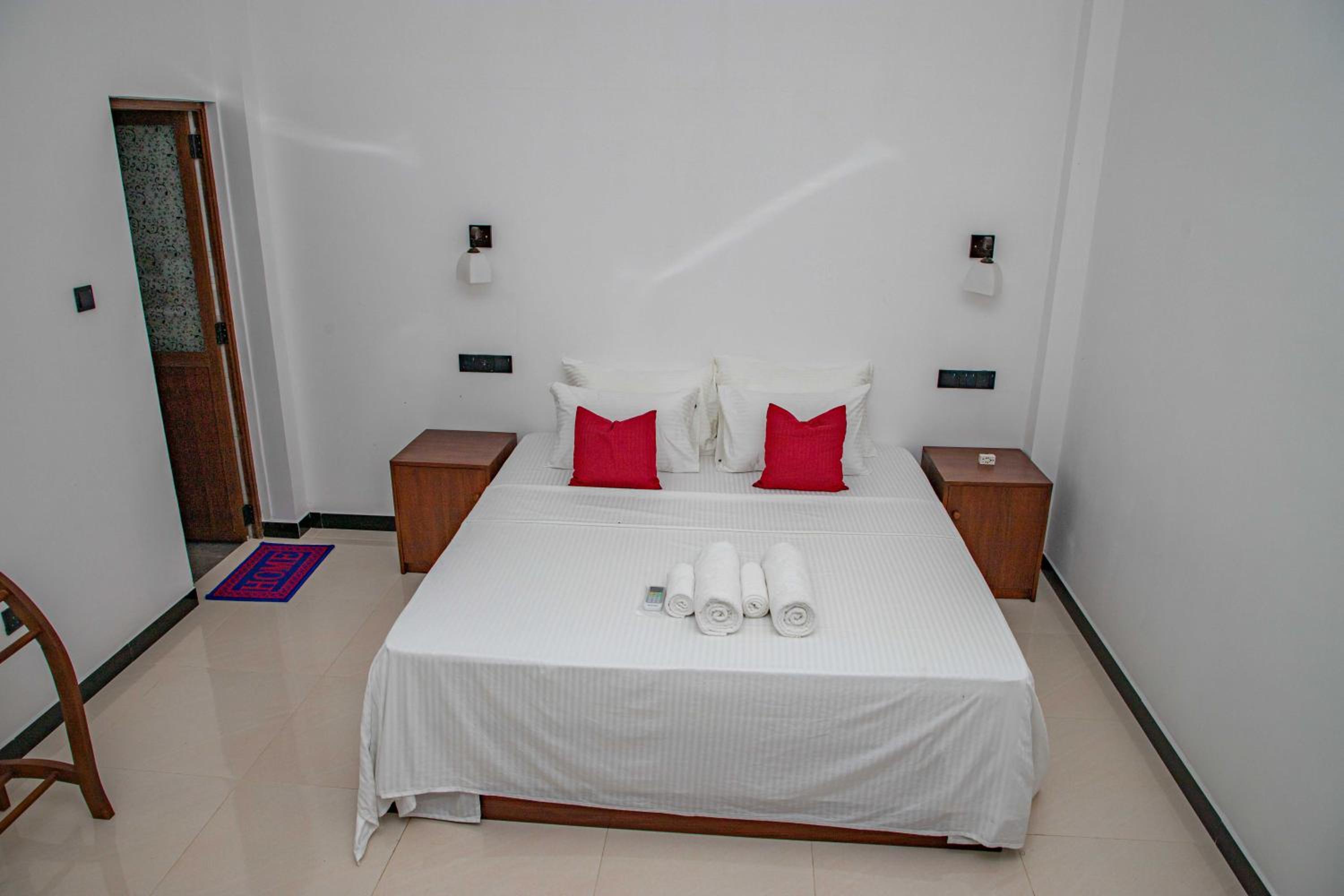Randon Resort Mirissa