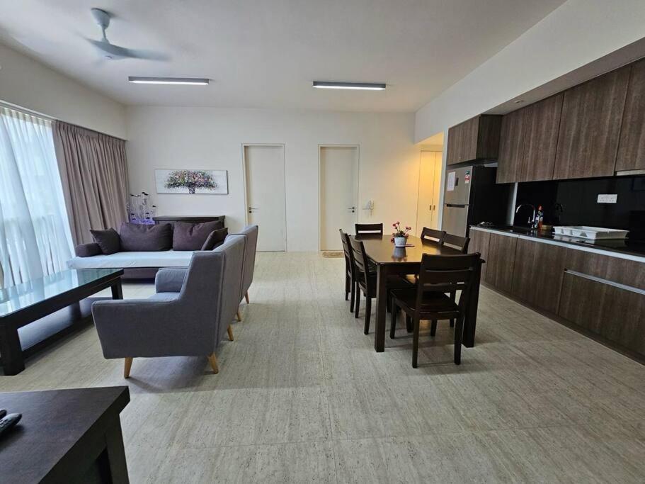 Batu Ferringhi By The Sea Luxurious 2BR Suite 6 Pax photo 8