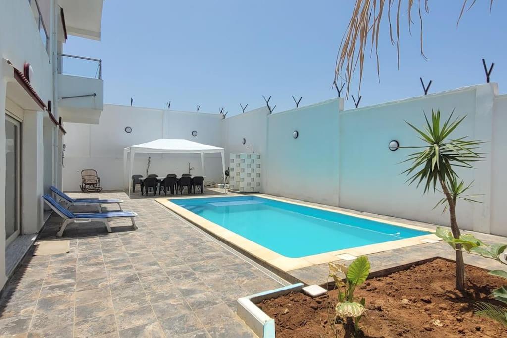 ILY House : Villa de plage avec piscine sans vis-à-vis.