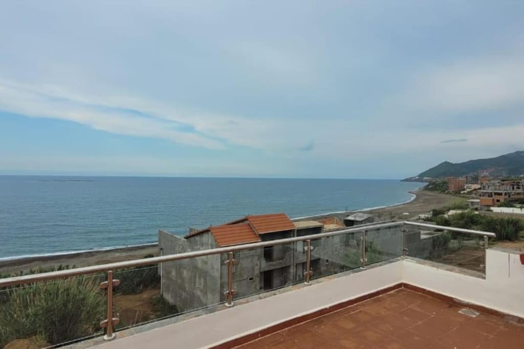 ILY House : Villa de plage avec piscine sans vis-à-vis.