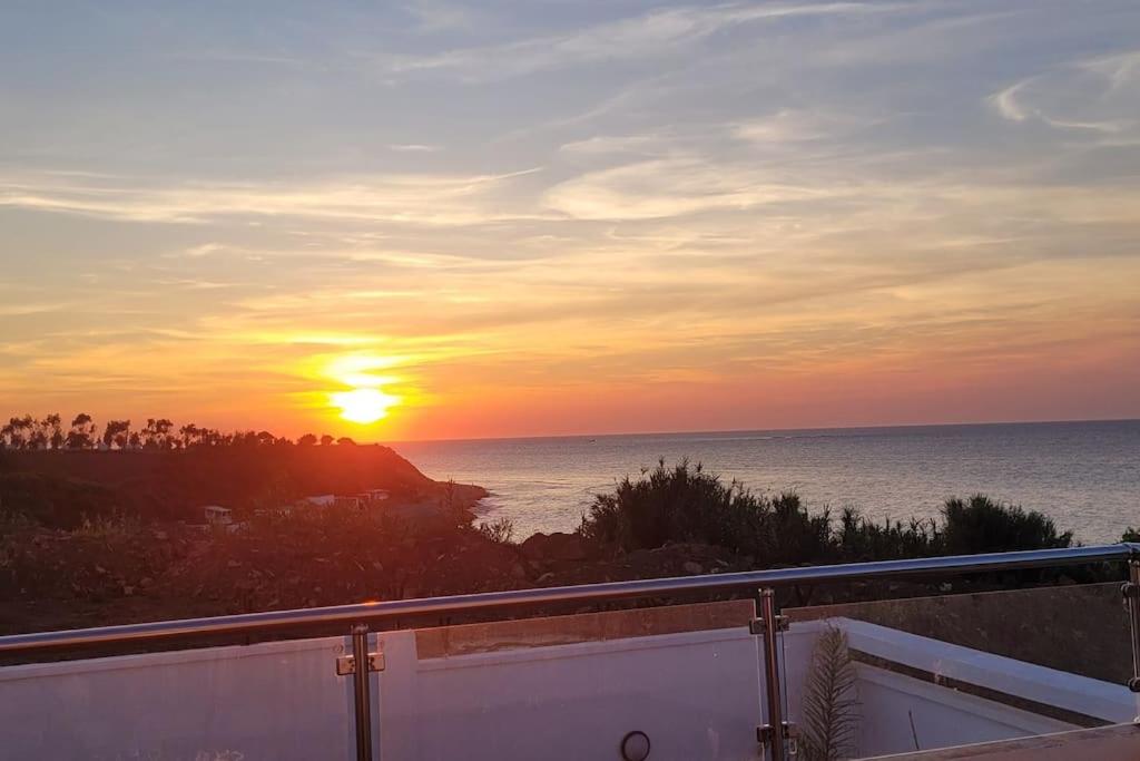 ILY House : Villa de plage avec piscine sans vis-à-vis.
