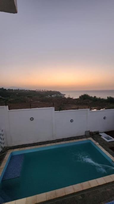 ILY House : Villa de plage avec piscine sans vis-à-vis.