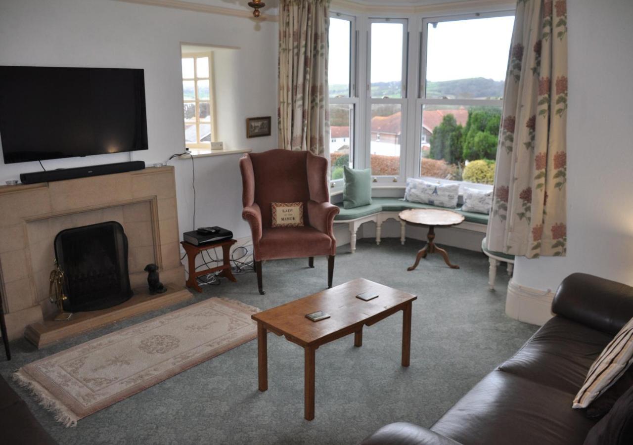 7 Bed in Colyton oc-mbkno