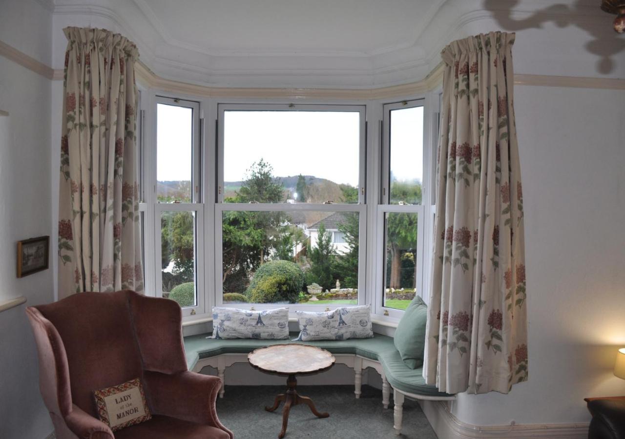 7 Bed in Colyton oc-mbkno