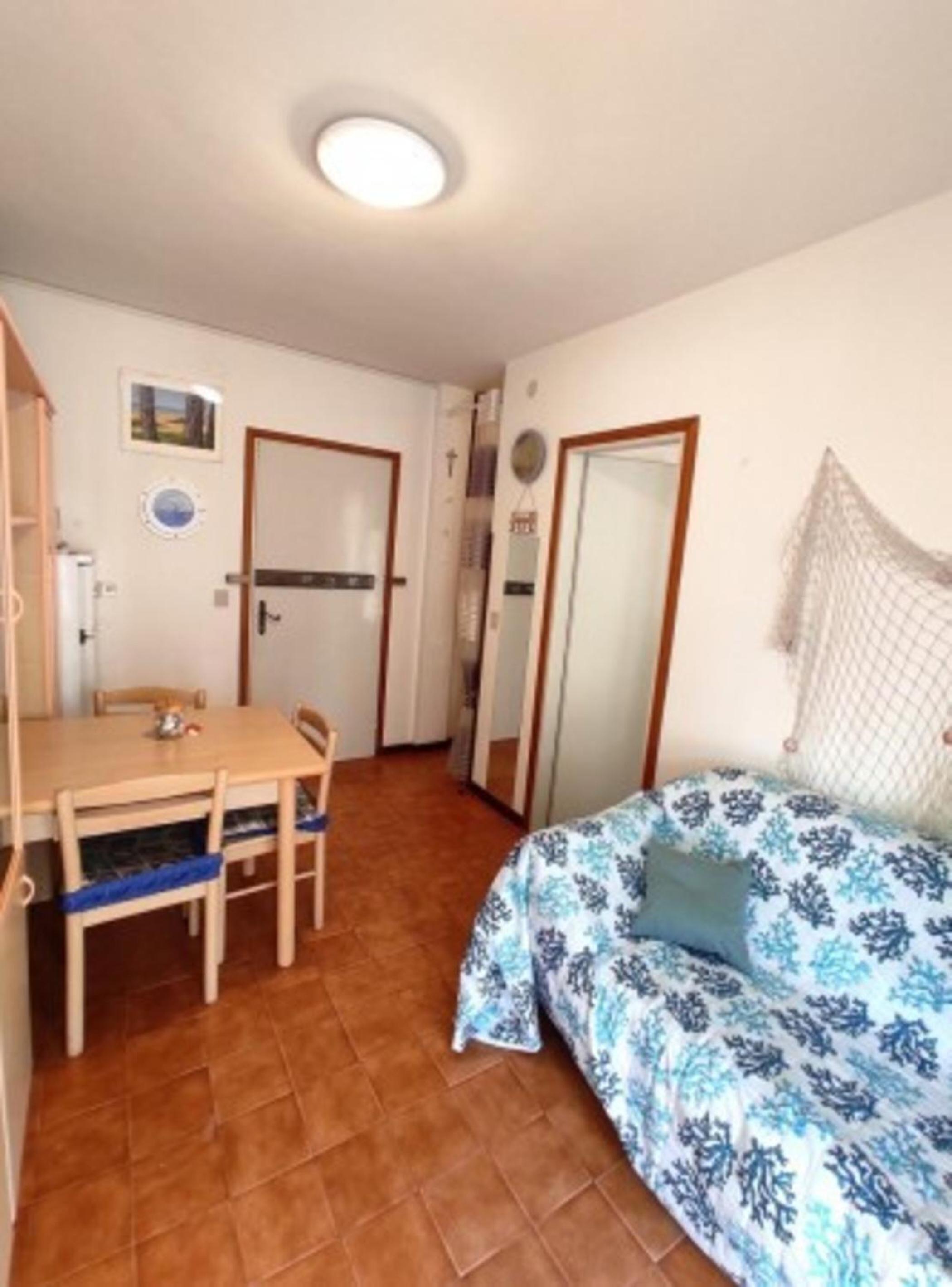 Flat 50m from the beach