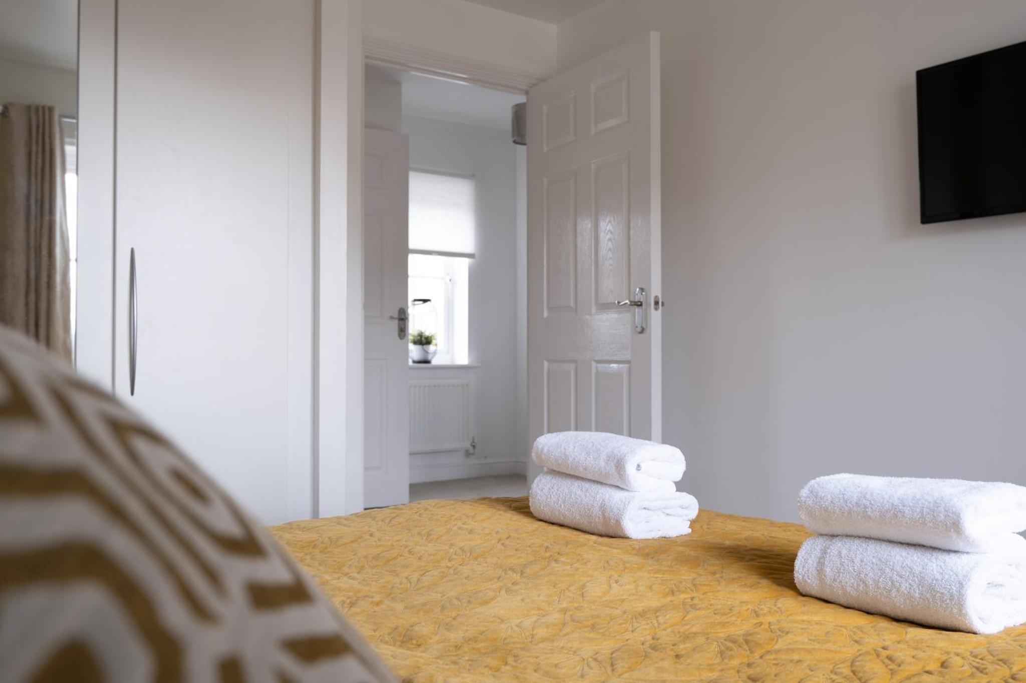 Sorrel House Stylish 2 Bedroom 2 Bathroom view 3