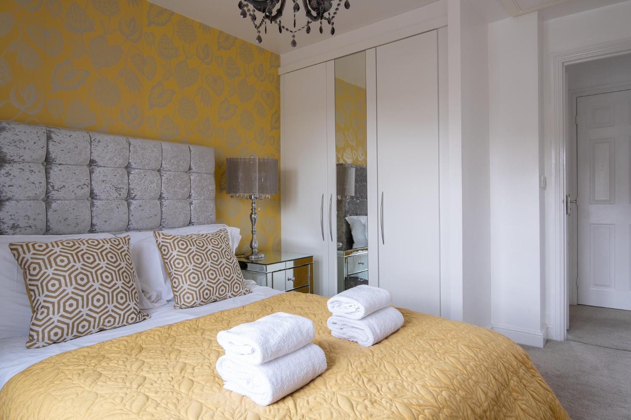 Sorrel House Stylish 2 Bedroom 2 Bathroom view 2