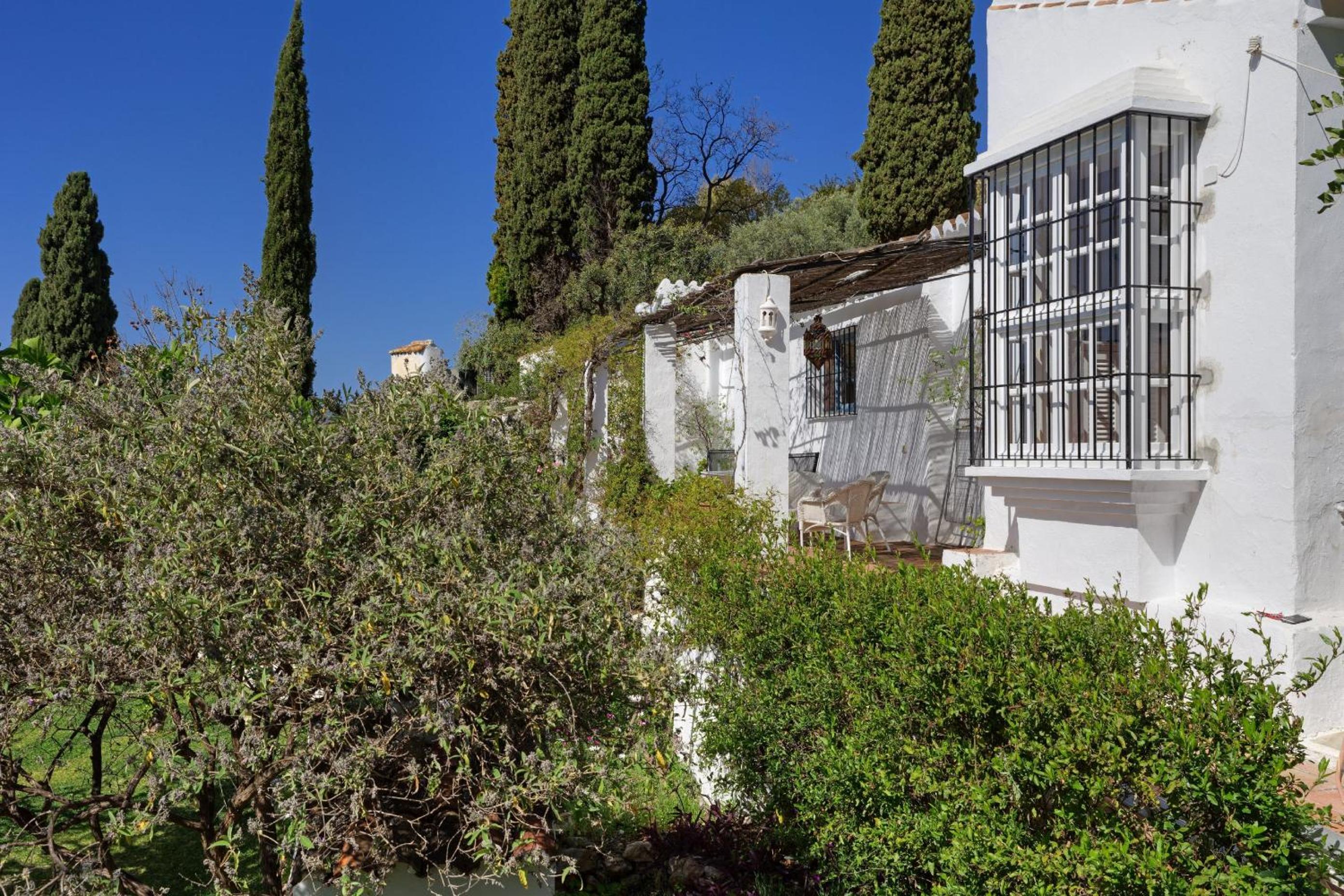 Villa Orchard: Charming Private Pool Views 2adlt view 2