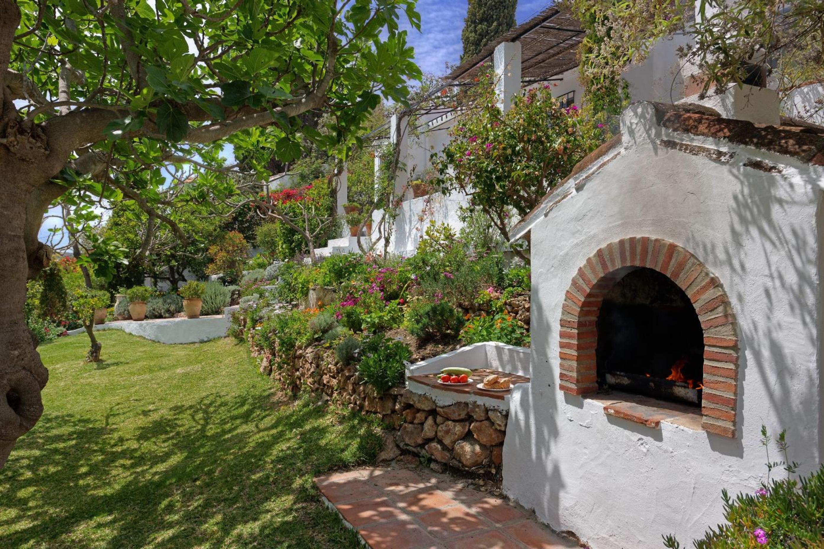 Villa Orchard: Charming Private Pool Views 2adlt view 5