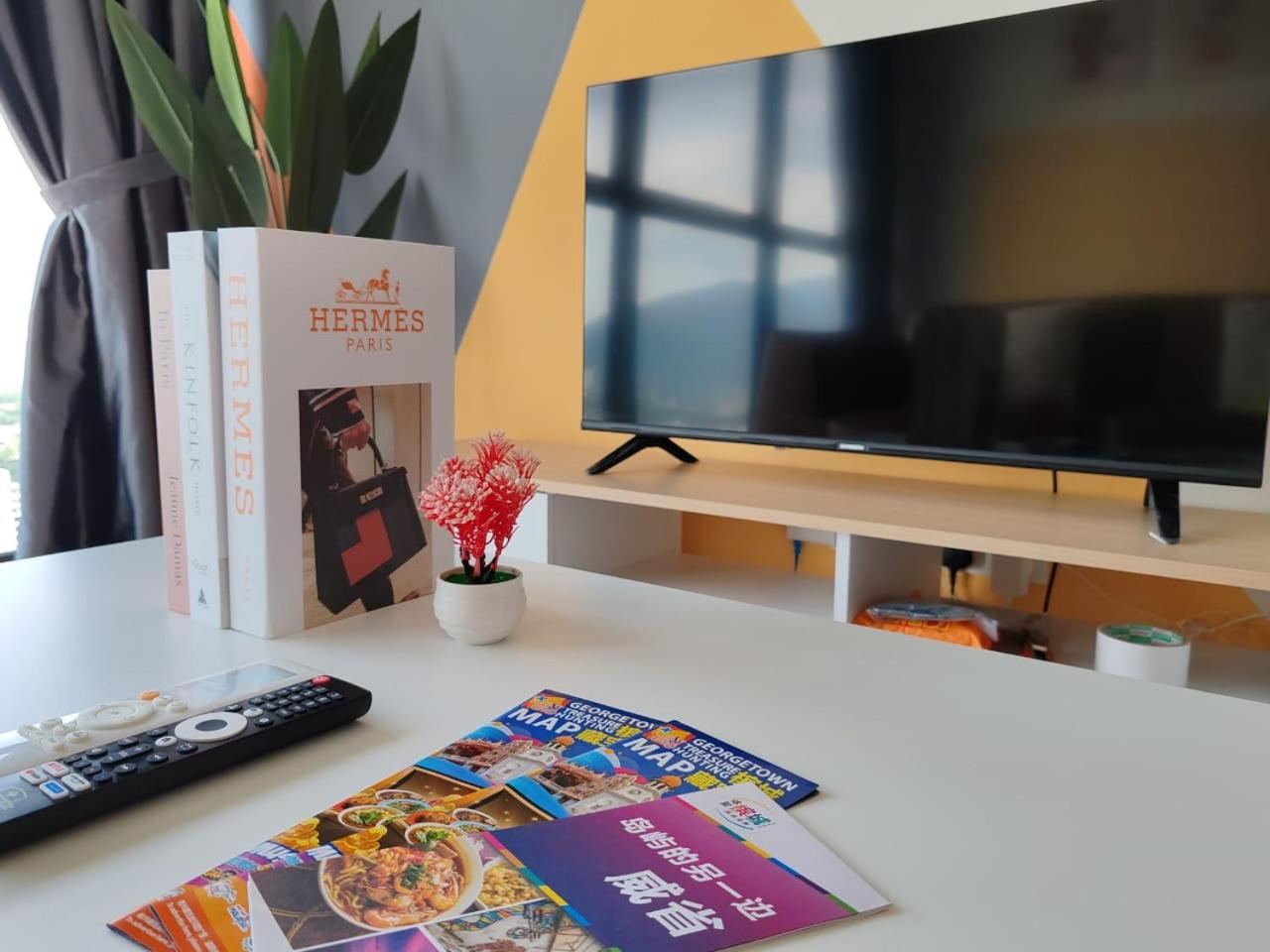 Urban Simplicity Suite, 5 Pax, 2 Car Parks at Urban Suites Georgetown by SuperStay photo 7