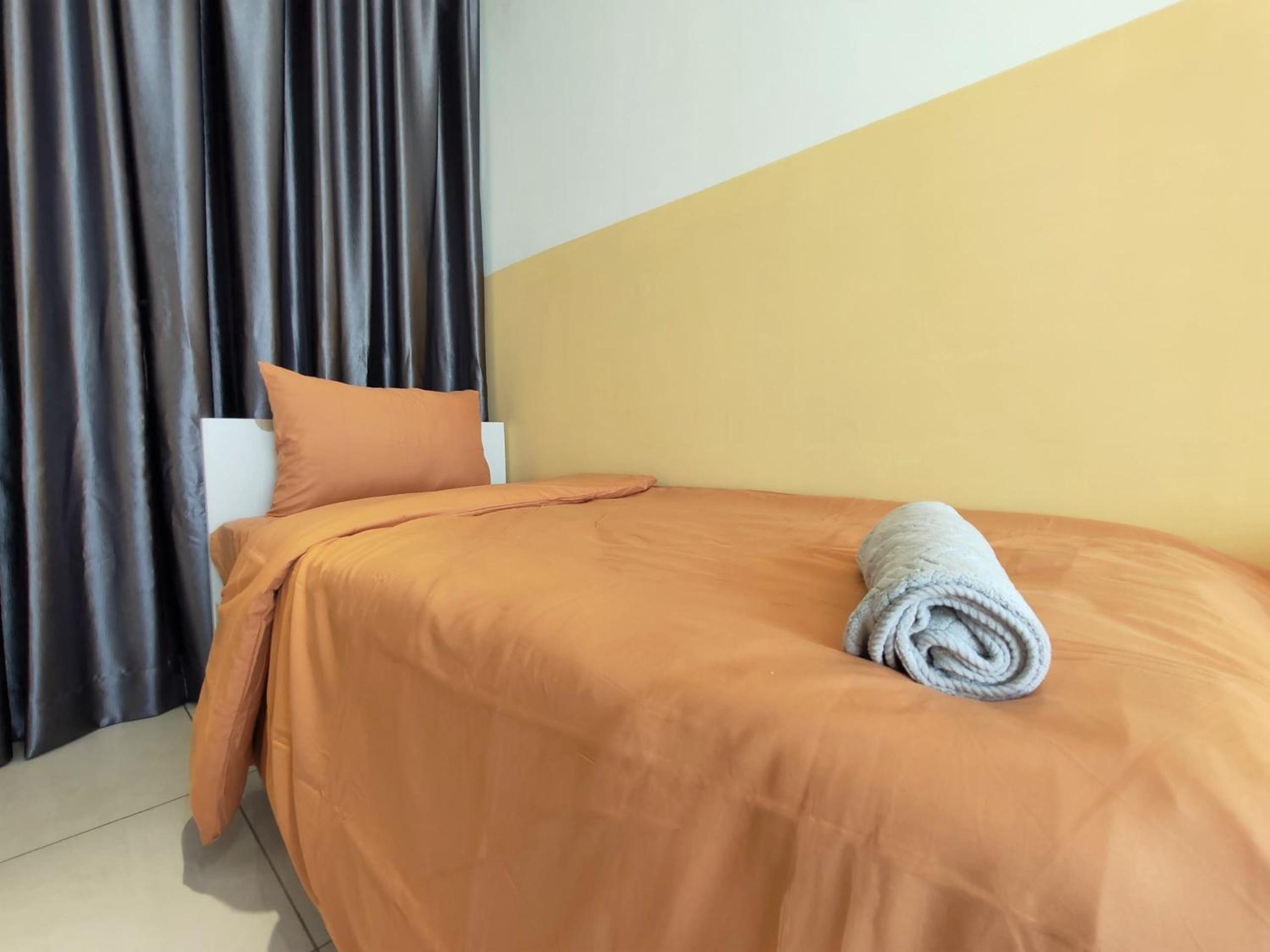 Urban Simplicity Suite, 5 Pax, 2 Car Parks at Urban Suites Georgetown by SuperStay view 5