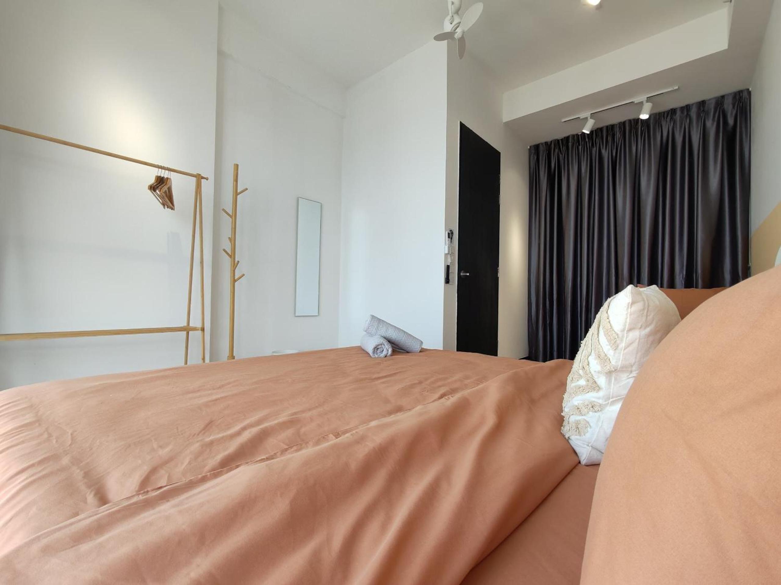 Urban Simplicity Suite, 5 Pax, 2 Car Parks at Urban Suites Georgetown by SuperStay view 3