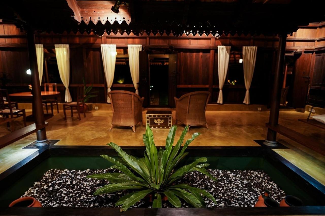 Lakeshore Villa