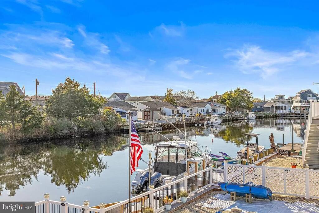 Waterfront Home-Sleeps 12- 5 bedrooms-Water toys included view 2