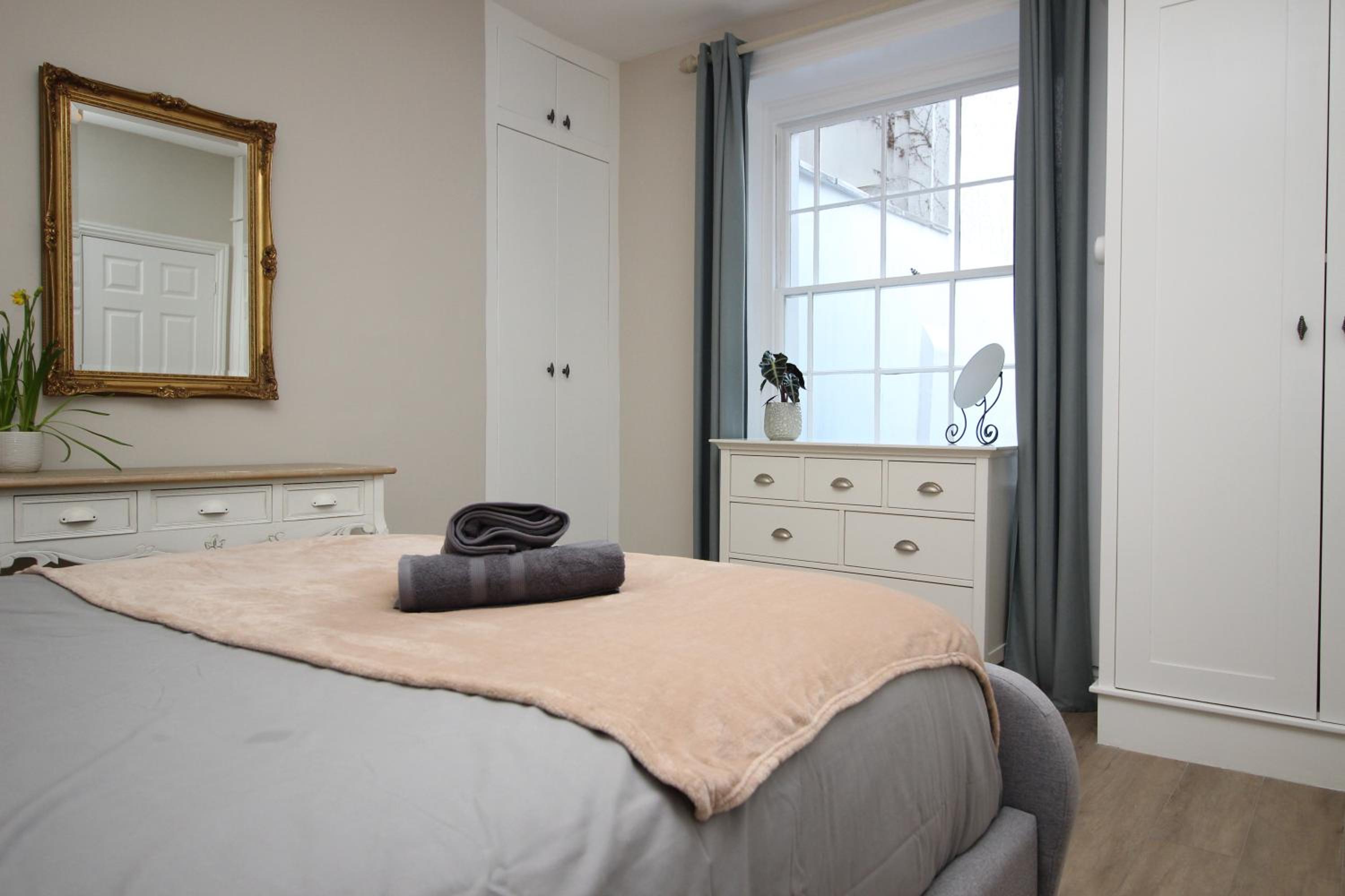montrose lodge
