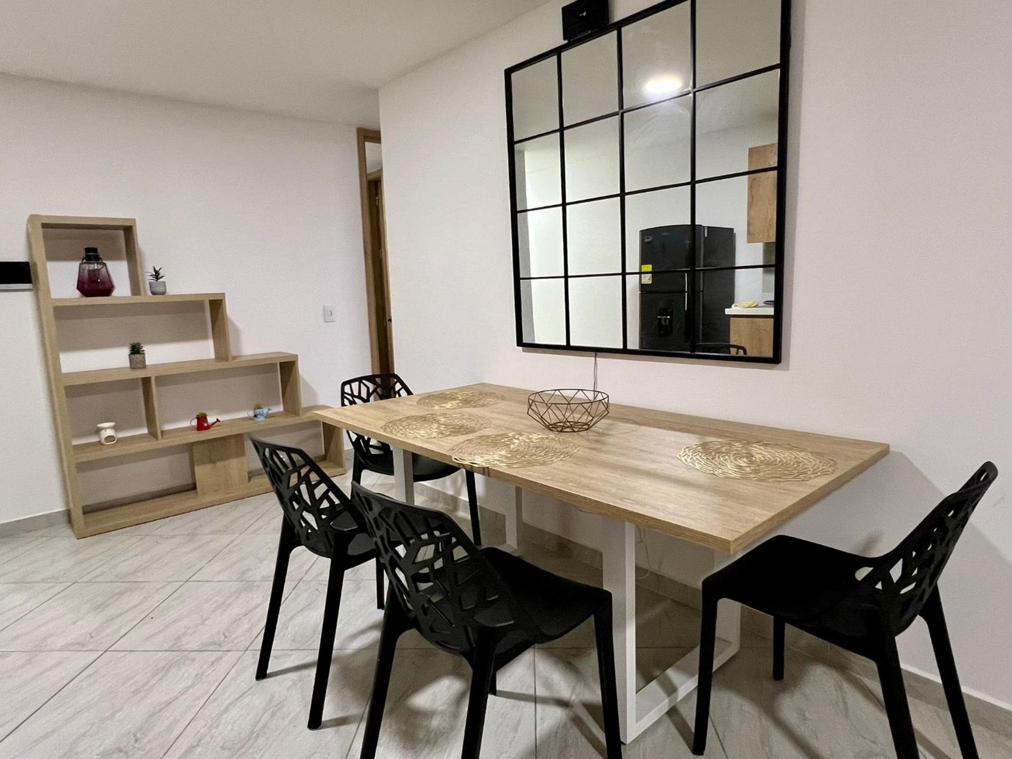 Apto cerca Malecón, Plaza Principal, Plazoleta Zocalos, a 8 min de la Piedra del Peñol, GRATIS PARQUEADERO!!!