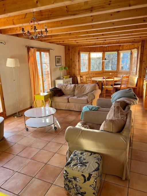 Chalet Stickie by Swiss Alps Village